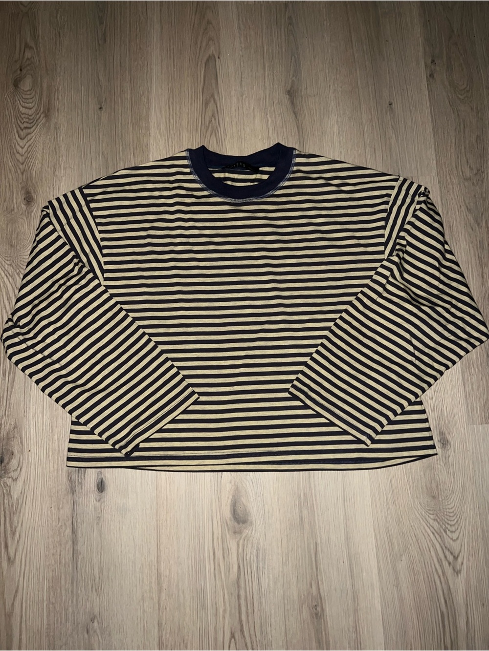 Lioness Bloom Long Sleeve Tee size L
